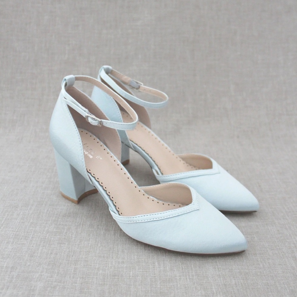 Kailee P. Size 8 light blue satin block heel